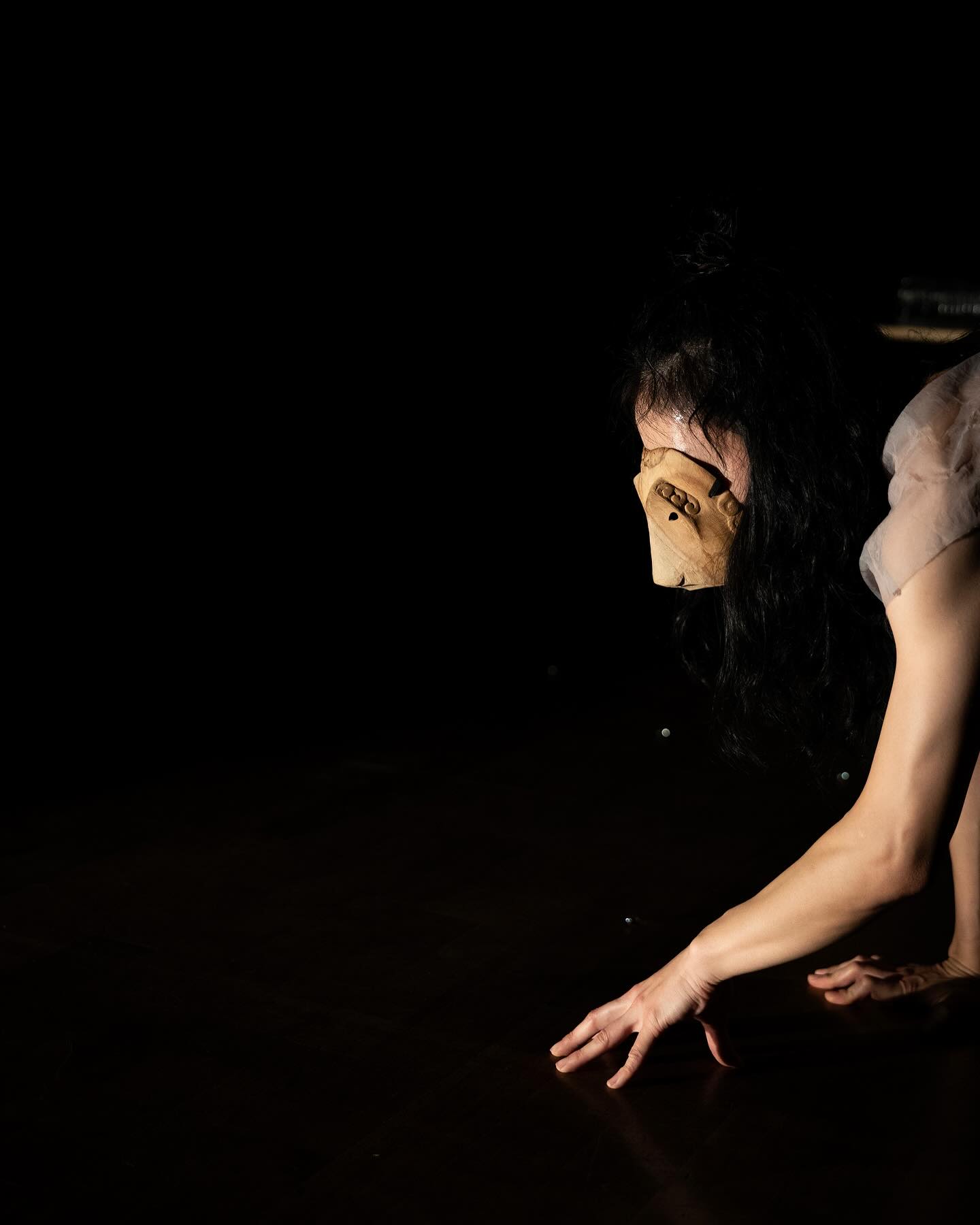 "Soggy Sole"
Oct 26 ,2024
at TERPSICHORE, Nakano Tokyo
thanks for the Center Line Art Festival Tokyo 2024
photo by MILLA